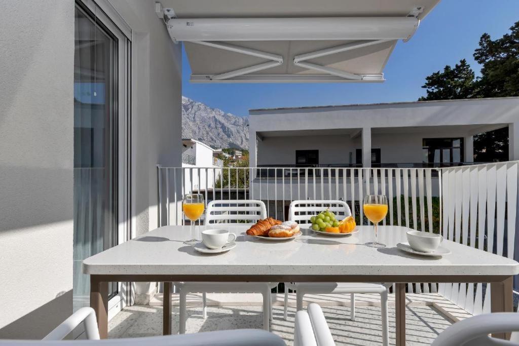 Villa Anchor Baška Voda エクステリア 写真
